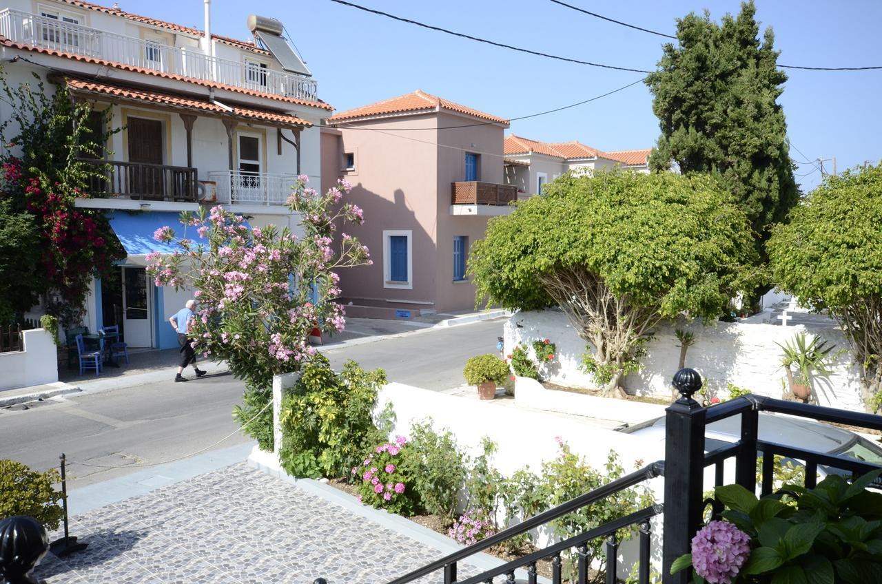 Hotel La Plage Kokkari Exterior foto